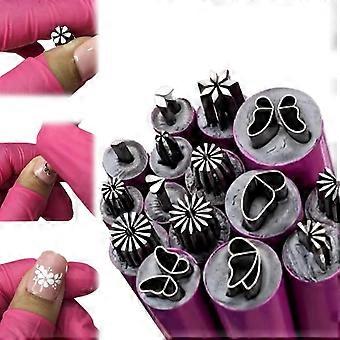 Nagelstempelset van 15 stuks met bloemen, vlinders en sneeuwvlokken. Precisie-nagelstempels voor een doe-het-zelf manicure.