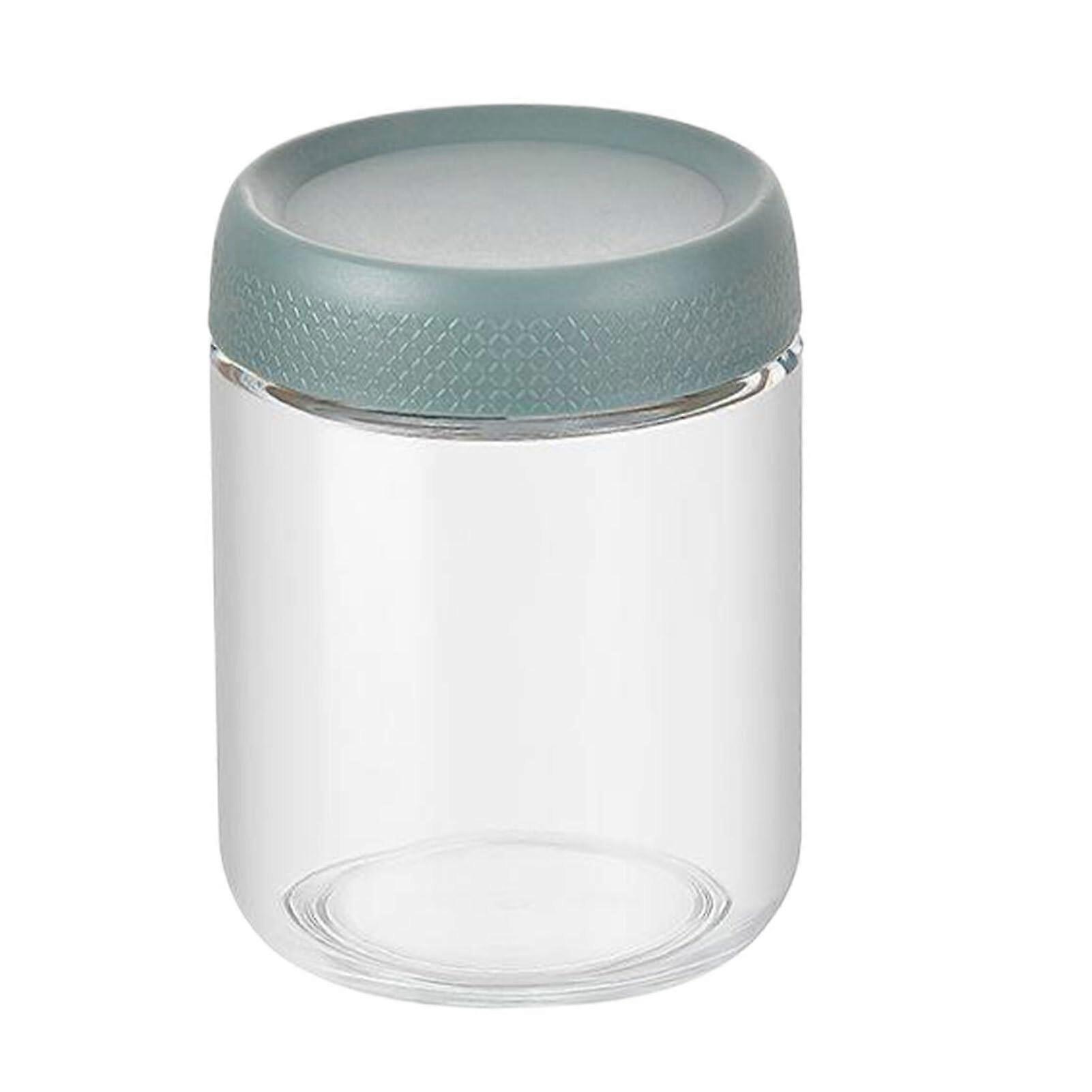 Versatile storage jars with lid. Overnight Oats On The Go, BPA and PVC . The foodgrade plastic cover is sealed, random color, 500 ml.