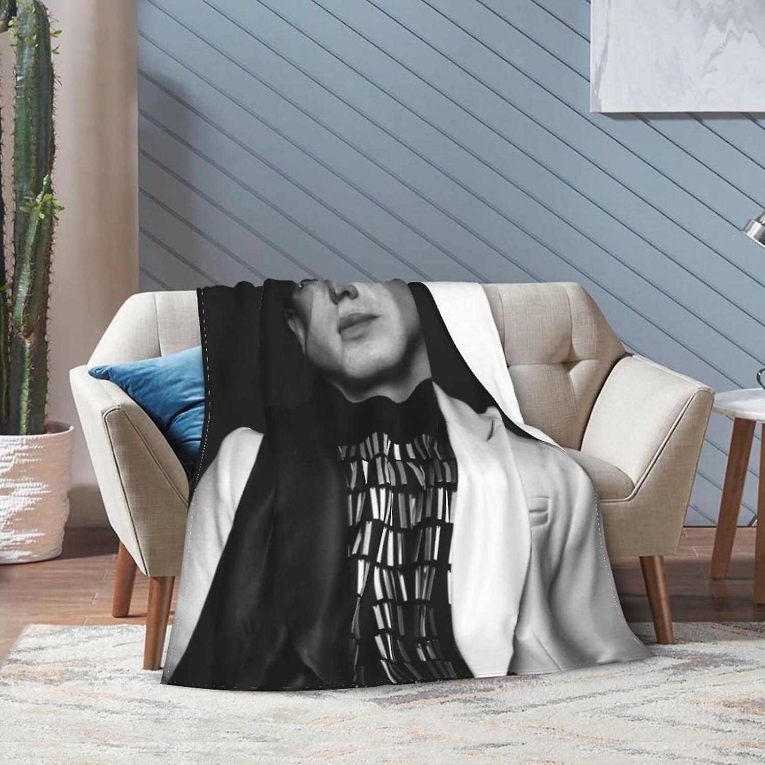 TR1714 Throw Blanket Kit Actor Connor Ultra Soft Flannel Fleece Lightweight Throw Blankets Warm Air Conditioning Blanket For Couch Sofa Bed