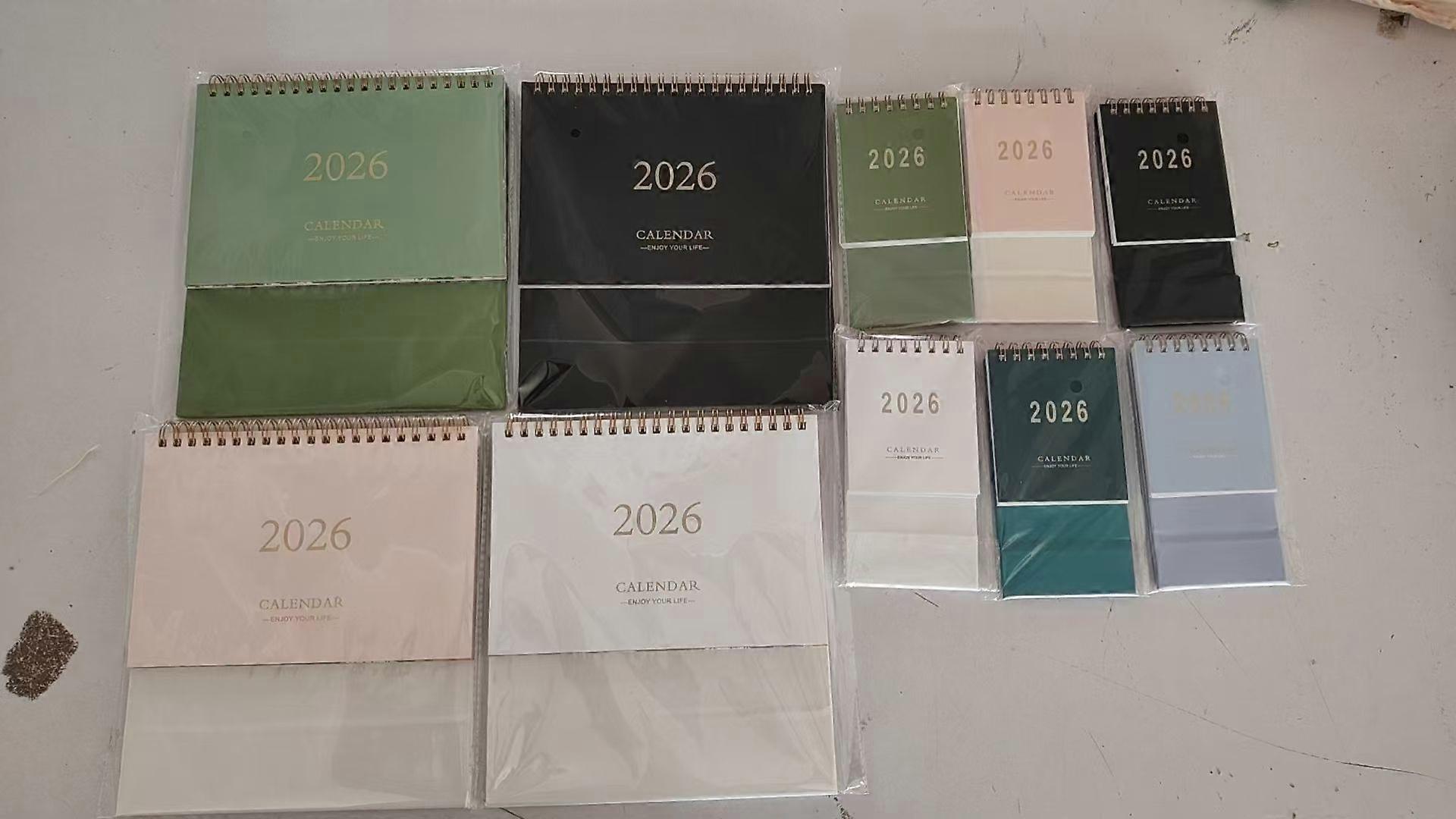 تقويم المكتب 2026: مخطط شهري لمكتب التقويم الصغير القابل للطي مع ورق سميك بأسلوب بسيط لديكور المنزل أو المكتب باللون الأسود