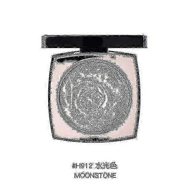 Shimmering Highlighter Powder Palette for Face Contouring and Glow