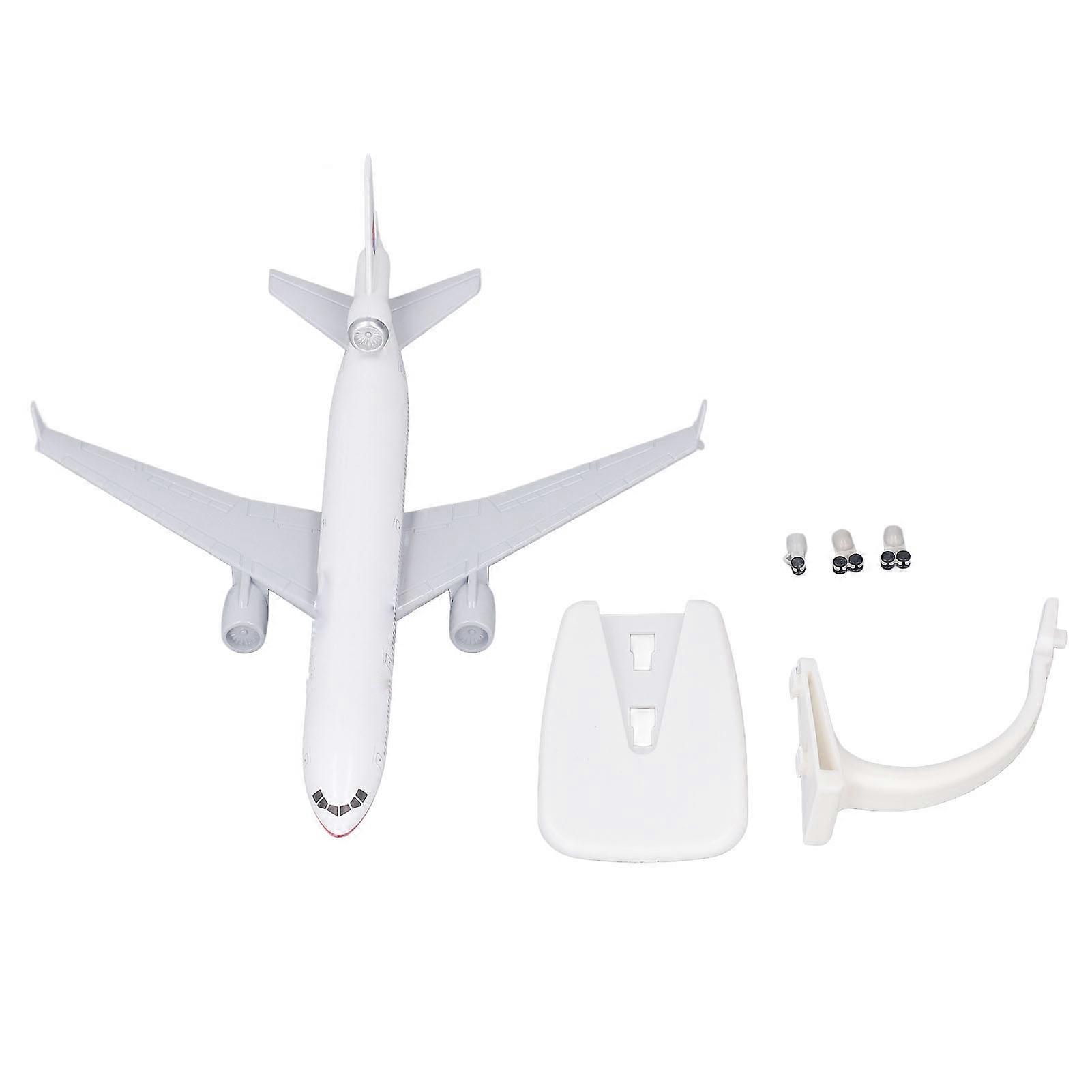 Exquisite Diecast Airliner Model Alloy Simulated Passenger Plane Model with Stand Collection for Kid Adult