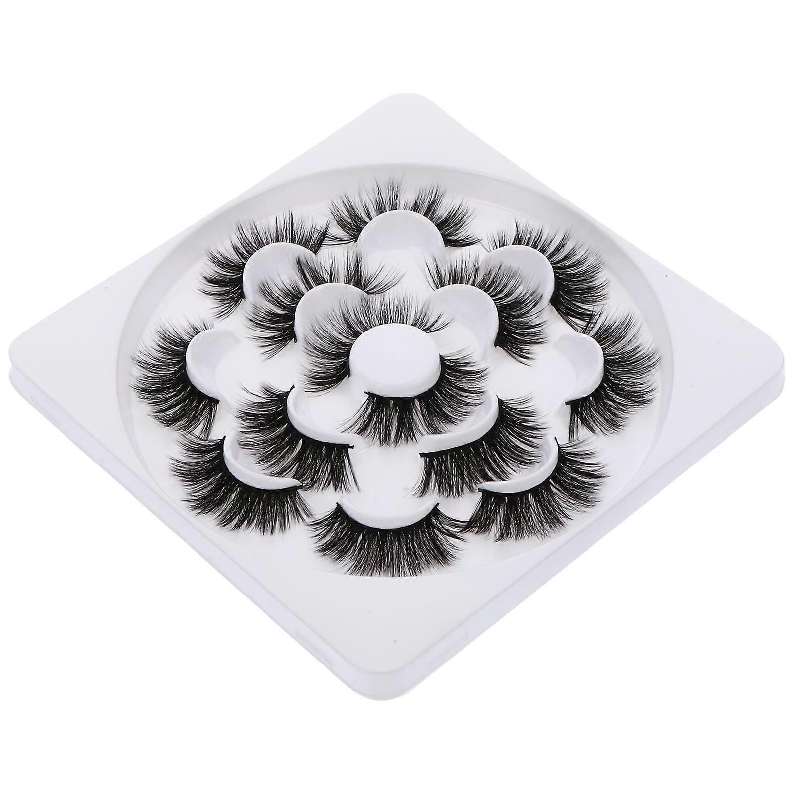 Vivid Eyelash for Makeup with Black Synthetic Material Easy to Use for Parties or Daily Wear