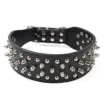 Ein Hundehalsband mit Spikes, geeignet für große und mittelgroße Hunde