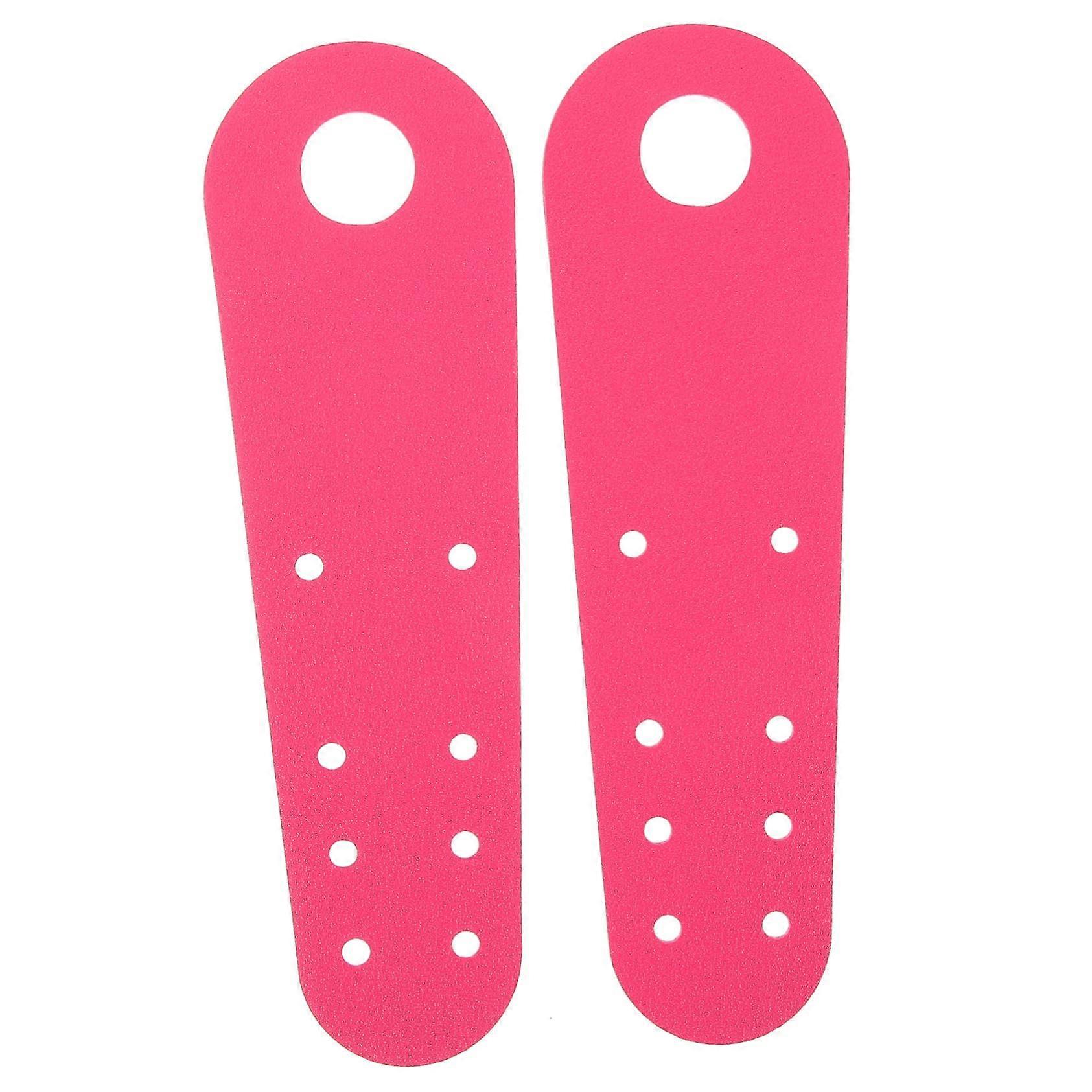 Toe guards for roller skates, wearable, nonslip with holes for shoelaces, protection for inline skates and quad skates, pink.