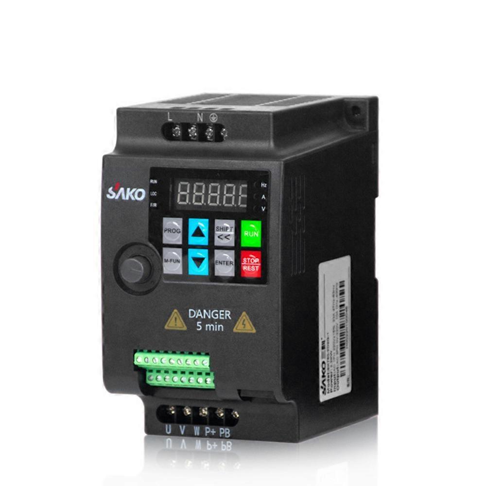 Single Phase AC220V Vector Inverter VFD Variable Frequency Converter for Stepless Motor Speed