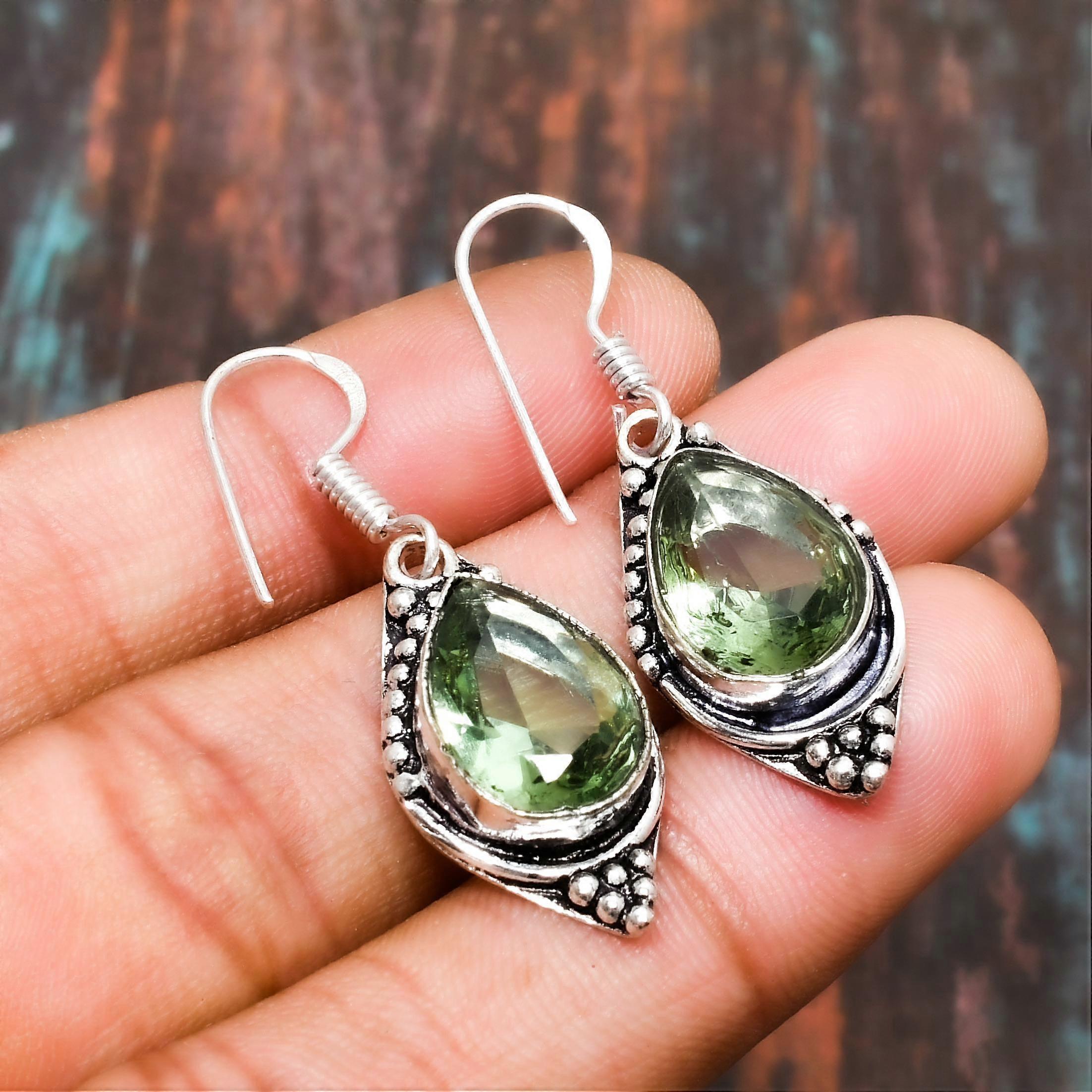 Orecchini in argento sterling 925 fatti a mano con pietra preziosa e tsavorite per lei