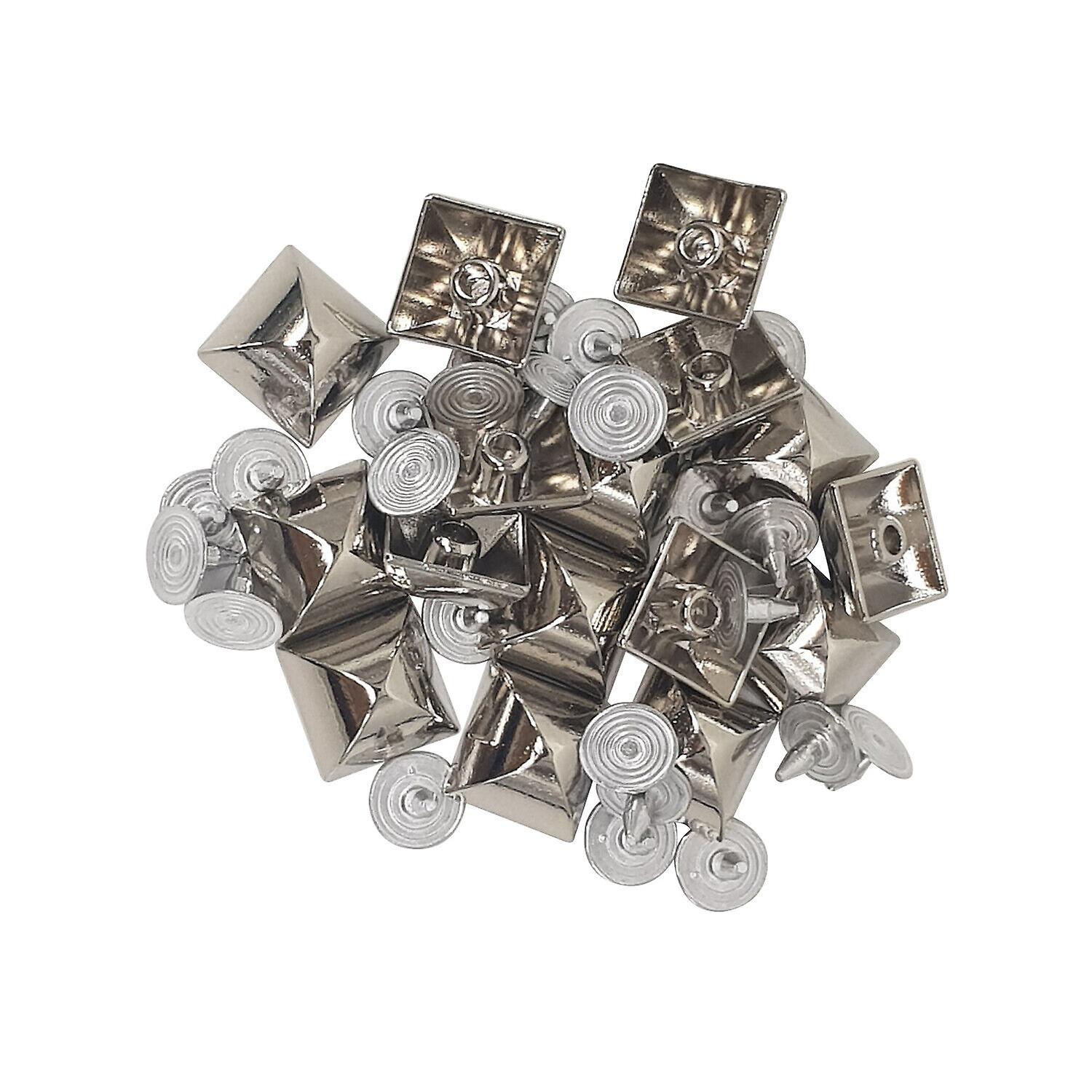 Pyramidepigger med pinner Snap Cup Messingnagler