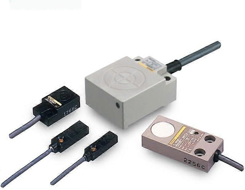 TLW1R5MB1 M12 Threaded Industrial Proximity Sensor 2M Cable Smart  Precision Detection