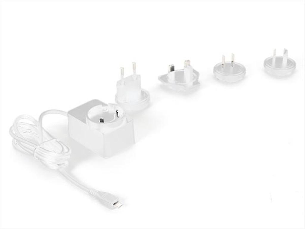 Universal Charger with Micro USB Connector - 5 Vdc - 2.5 A with 4 Travel Plugs