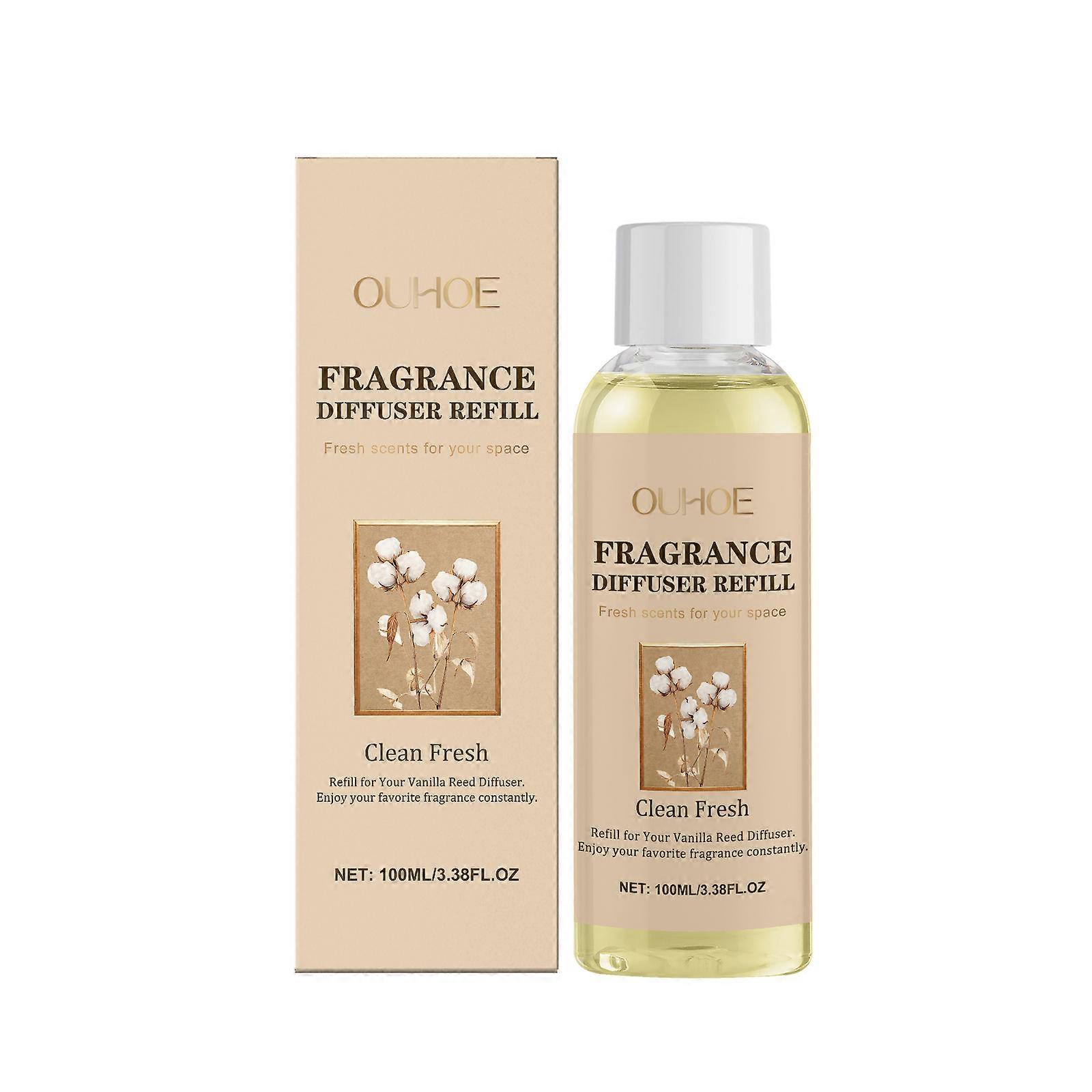 Aromatherapy diffuser replenishment, radiating aroma to create a warm atmosphere and adding emotional and romantic style