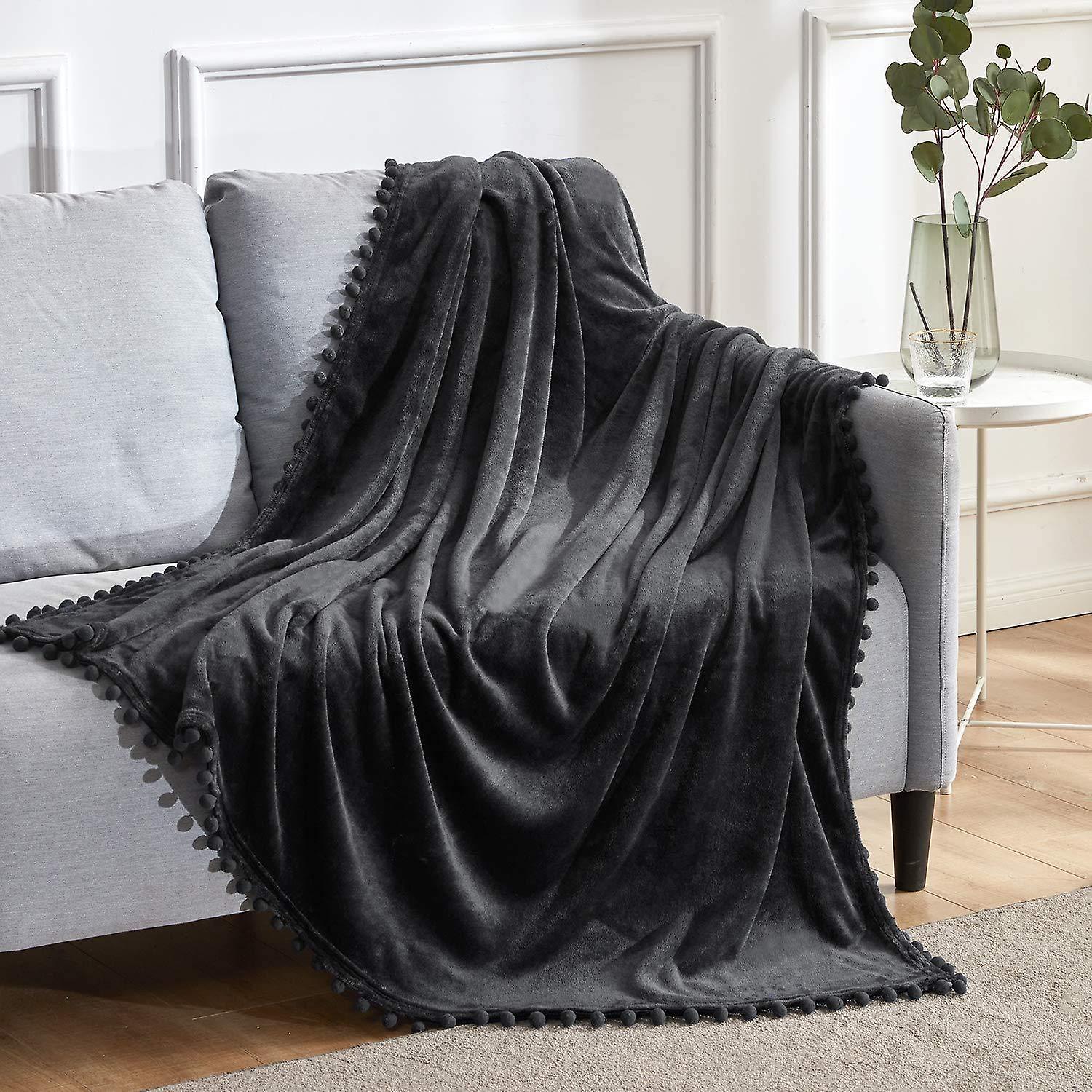 Wool Blanket With Pom Pom Fringe, Flannel Throw And Blanket For Sofa, Soft And Comfortable Lightweight Plush Blanket (130x 150 Cm)