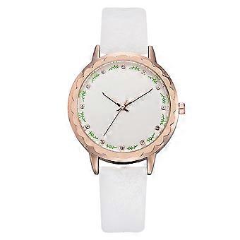 Fashionable Quartz Wrist Watch Round Dial Quartz Wristwatch(White)