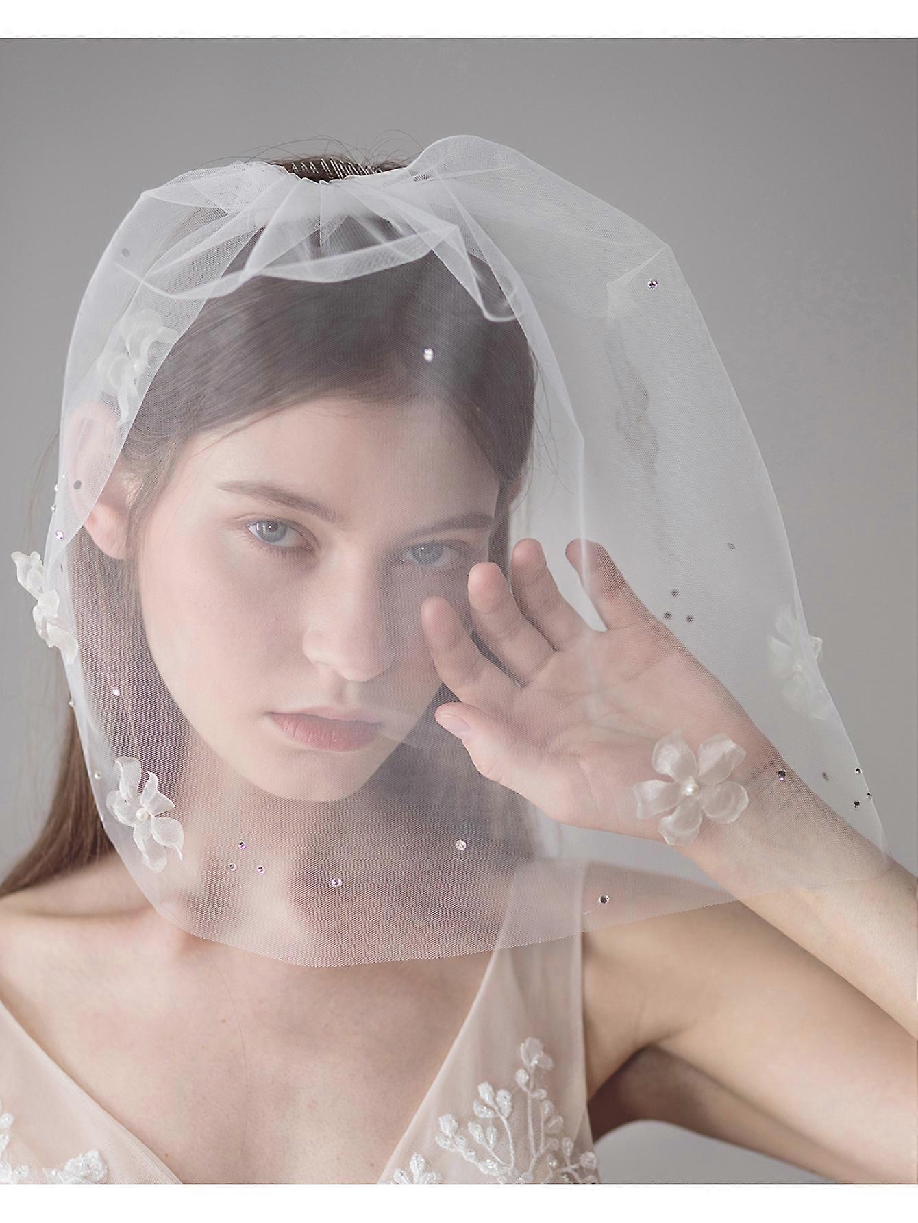 حجاب وجه الزفاف الأزهار مع مشط شعر مخيط يدويا ، قصير ، رومانسي وأنيق