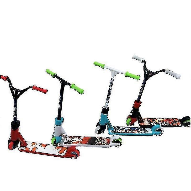 Alloy Finger Scooter Interactive Skateboard Finger Toy For Toddler Random Color