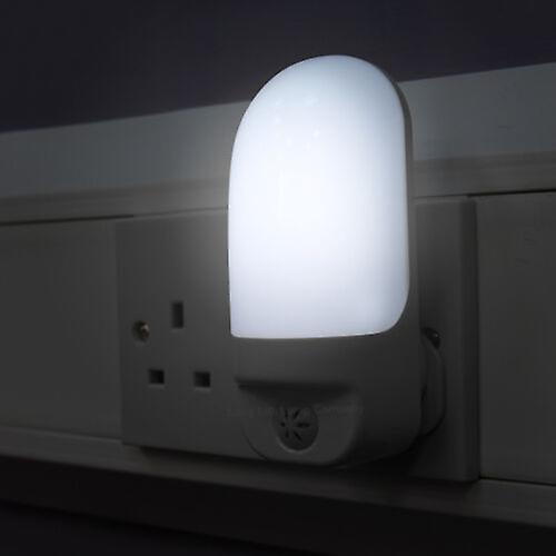 Automatic Led Night Light Plug In Energy Saving Dusk 2 Dawn Sensor Kids Light