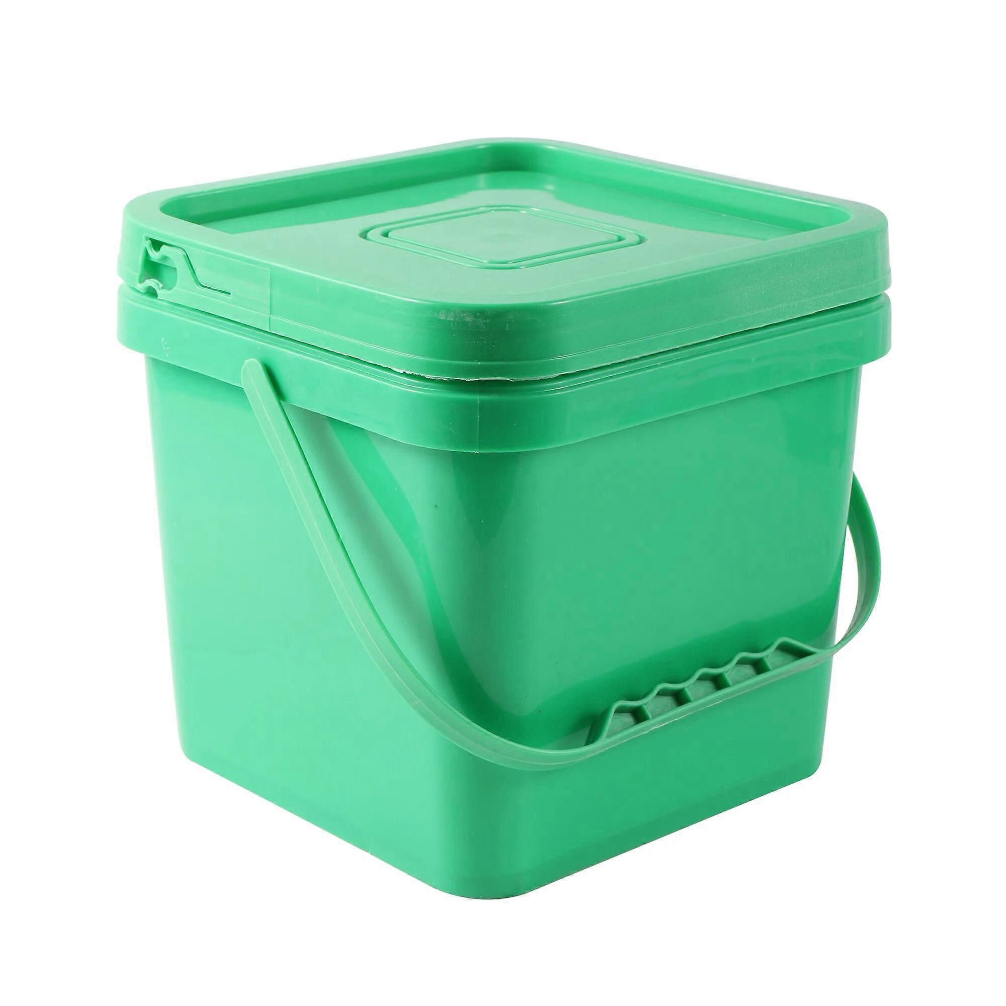 Chicken Drinking Bucket with Chicken Drinking Cup Portable Thicken Bucket with Lid Square Plastic Pet Food Storage Bucket 5L