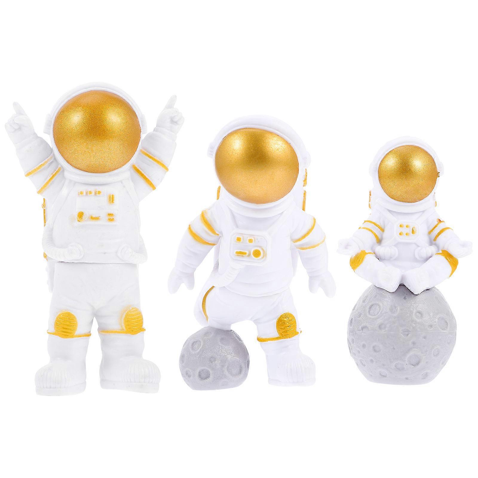 Golden Astronaut Statues Cake Adornments for 6Pcs Arrangement