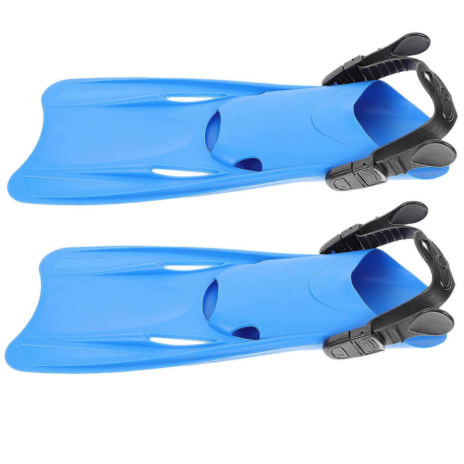 1 Pair of Snorkeling Flippers Swim Training Fins Swimming Use Flippers Plastic Swim Flippers