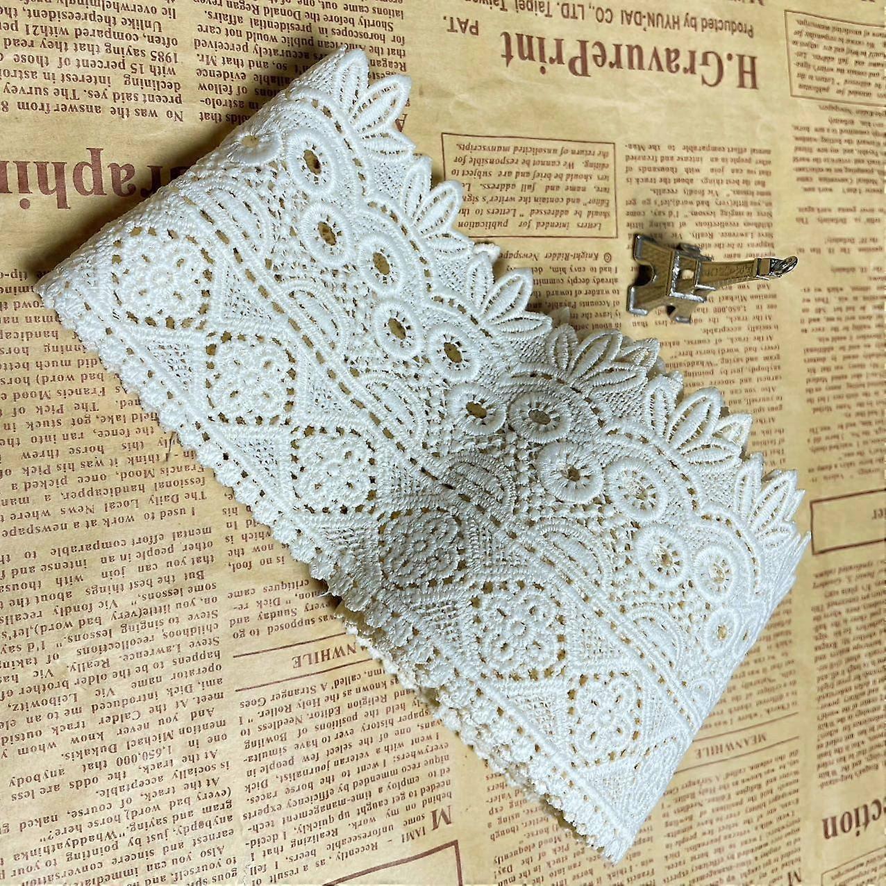 8CM Width Europe Rome Pattern Inelastic Embroidery Lace Trim For Curtains And Tablecloths, Ivory, 2 Yards Per Package