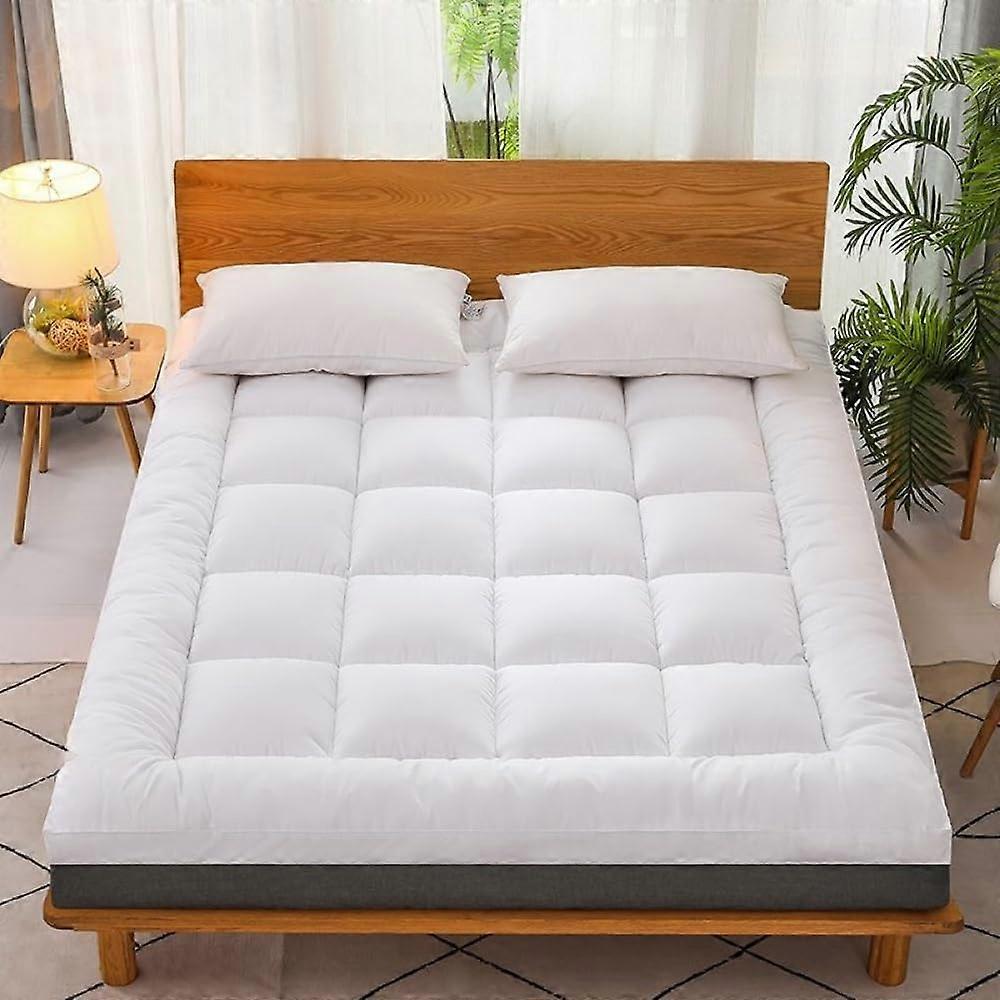 Soft Twin Mattress Topper Pad White SkinFriendly Warm and Comfortable Minimalist Design
