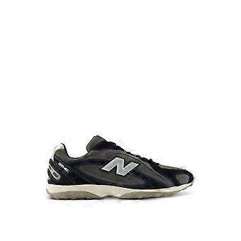 204L Black Magnet Sneakers