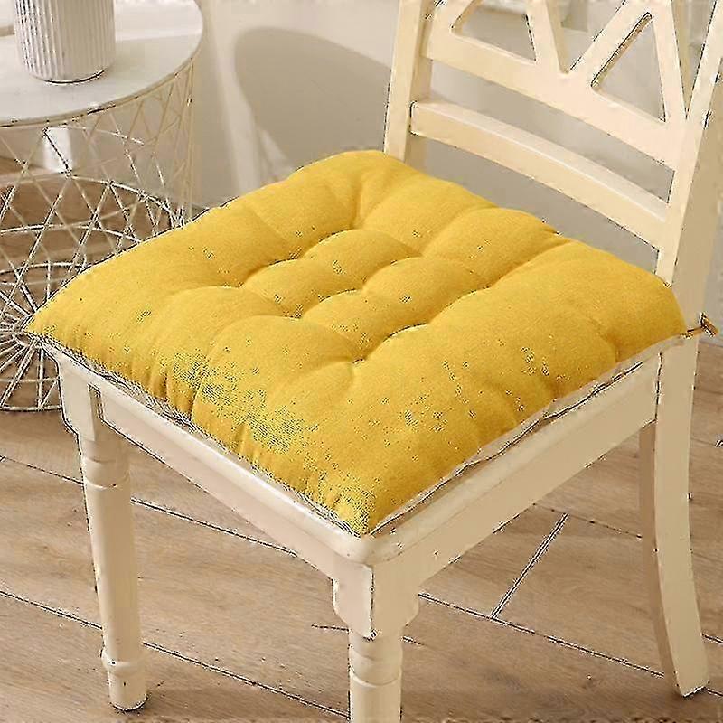 f Paksu tyynyn tuolin istuintyyny