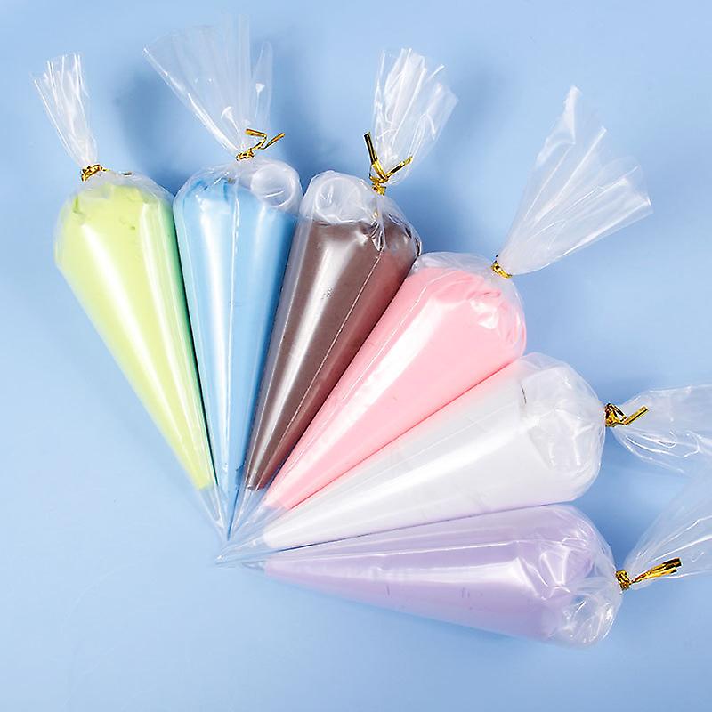 Hét db szimuláció hamis tejszínhab agyag csőfúvókákkal tippek