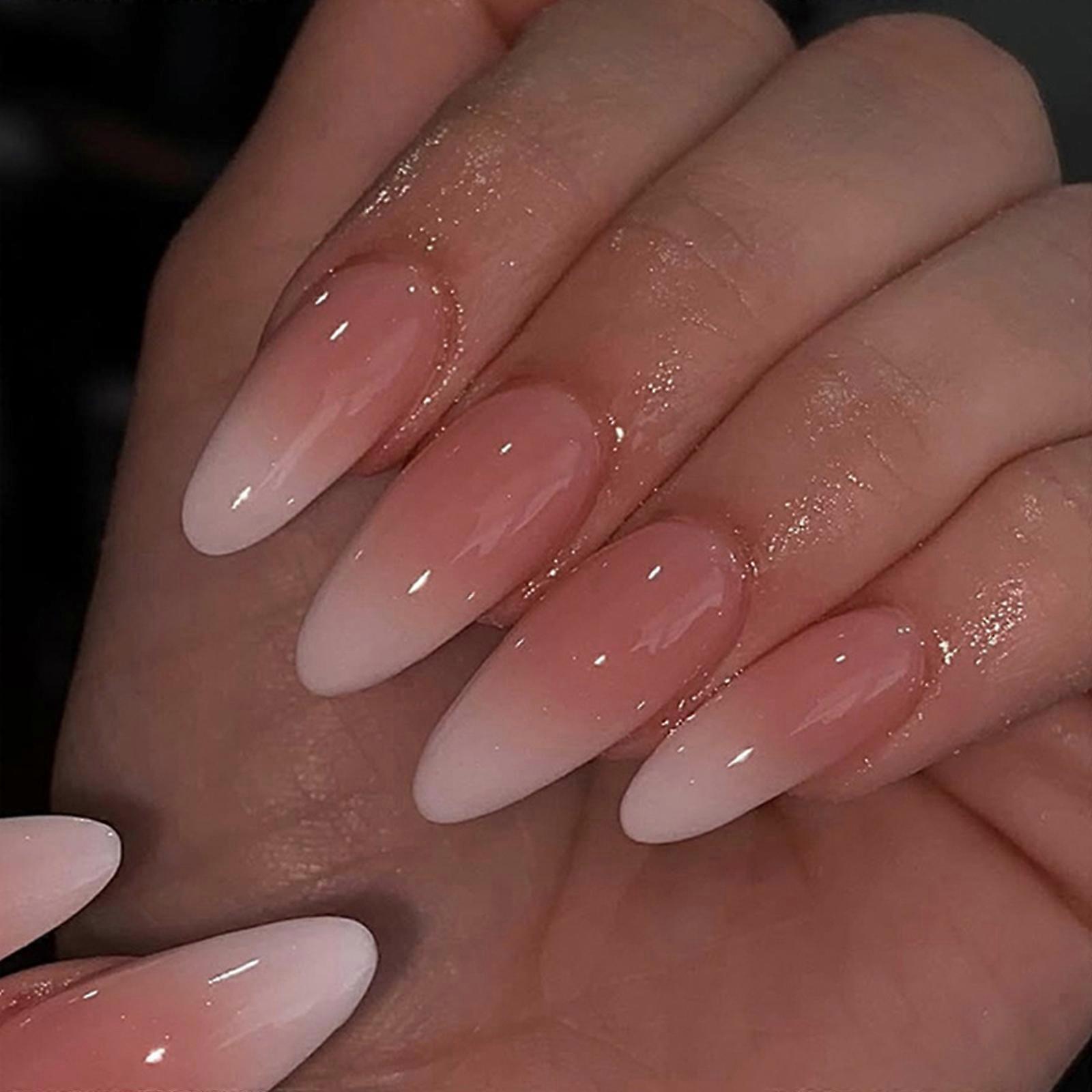 オンネイルショートアーモンドグラデーションナチュラルフェイクネイル光沢フルカバー女性と女の子のギフトのための偽のネイル