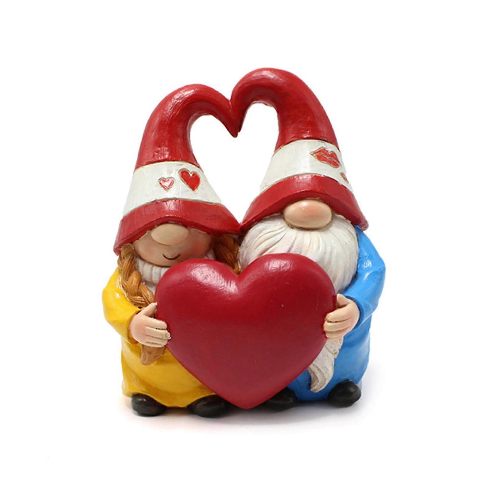 Valentine's Day Couple Sculptures Delicate Love and Heartnut Figures for Comfortable Touch