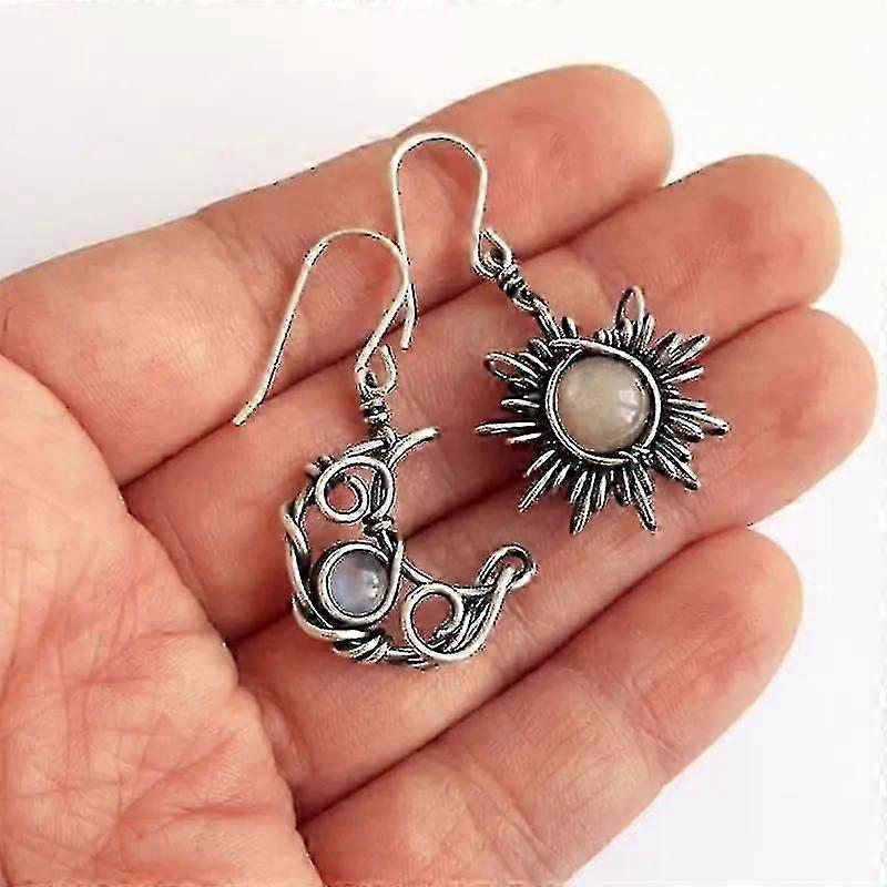 Brincos boêmios com pingentes assimétricos Lua Sol