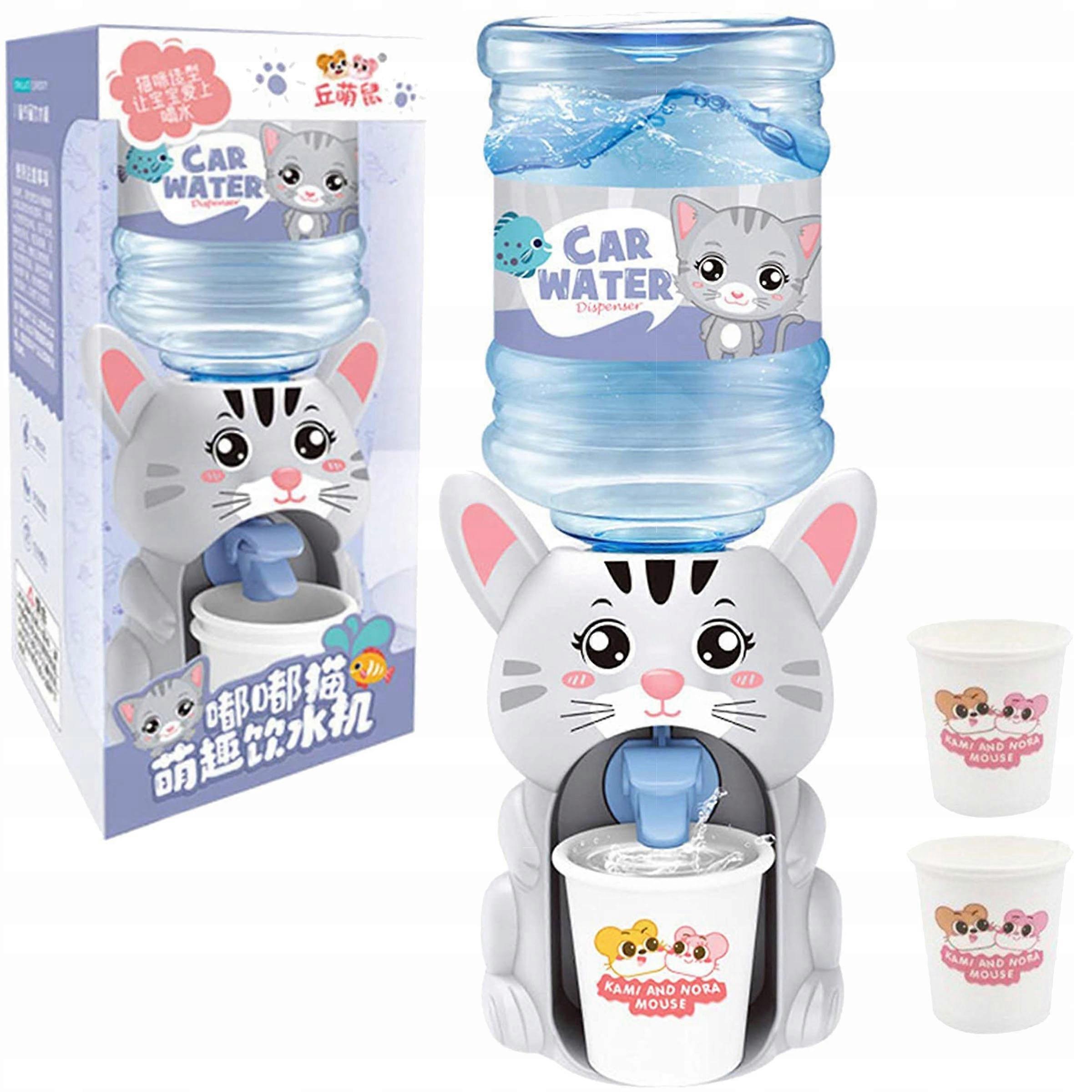 子供の子猫のための水ディストリビューターは2つのマグカップを飲みます