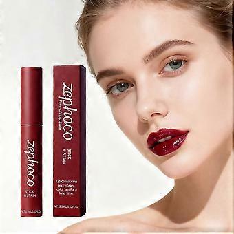 La matita per labbra peel-off Zephoco color bacca è naturale e facile da usare quotidianamente, garantendo una colorazione uniforme e definendo con precisione il contorno delle labbra.