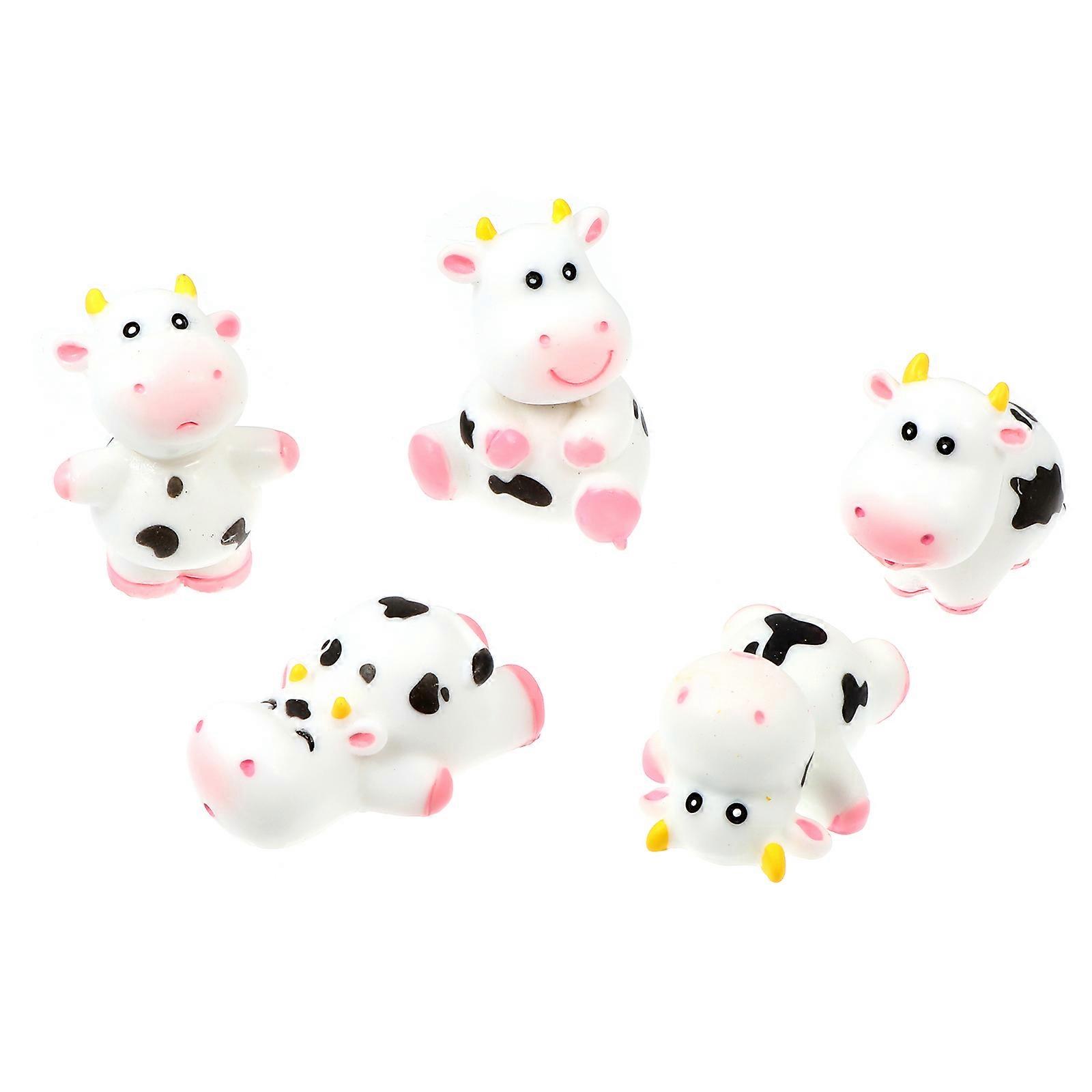 5 יחידות פסלוני פרות מיניאטוריים מפלסטיק במגוון צבעים לקישוט עם פרטים מציאותיים