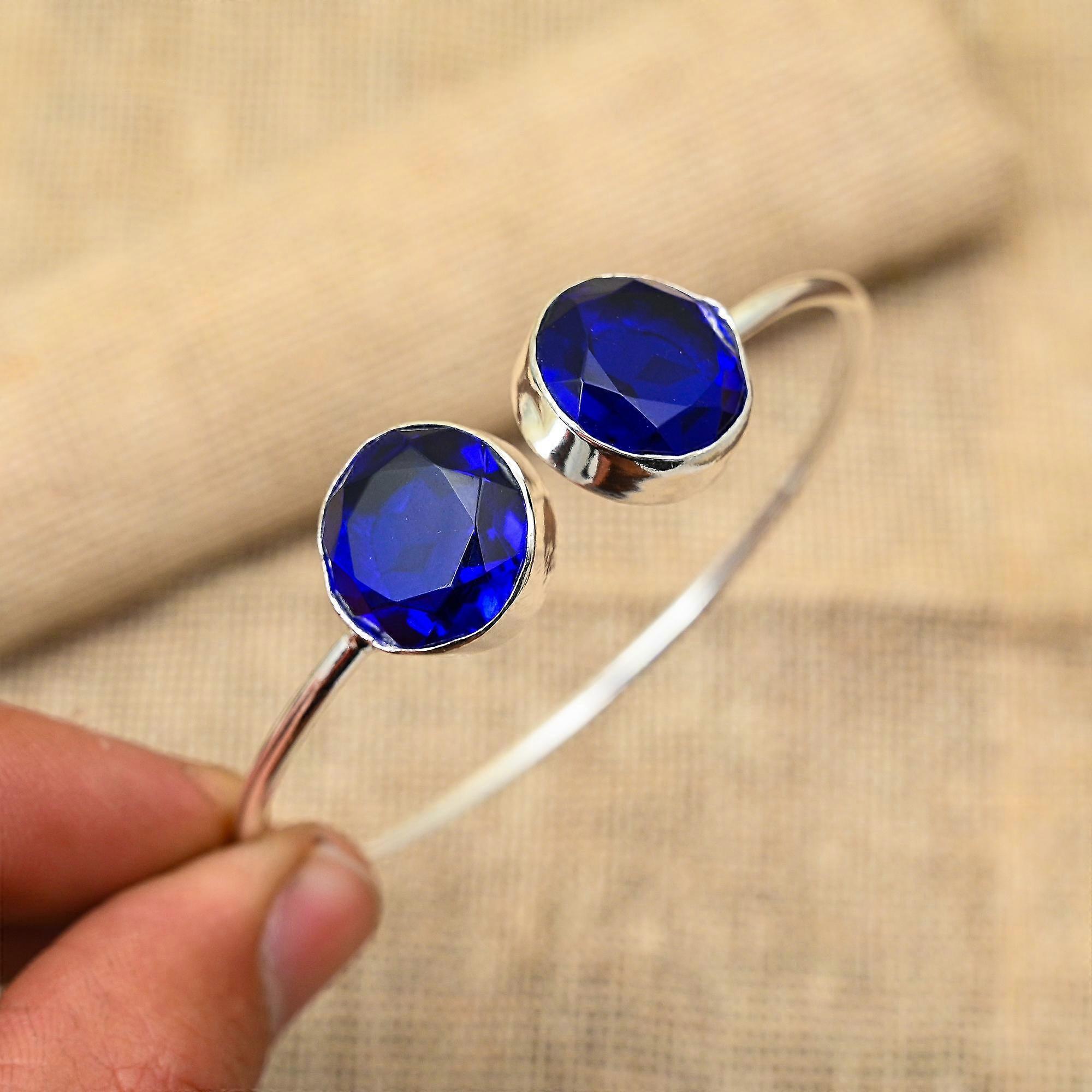 Bracciale regolabile in argento sterling 925 massiccio, realizzato a mano, con pietra preziosa creata in laboratorio e zaffiro blu, per donna