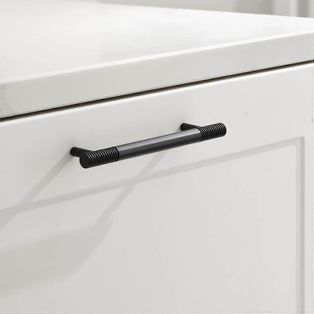 Fluted Pull Handle in Black - 224mm