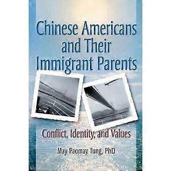 Chinesische Amerikaner und ihre eingewanderten Eltern