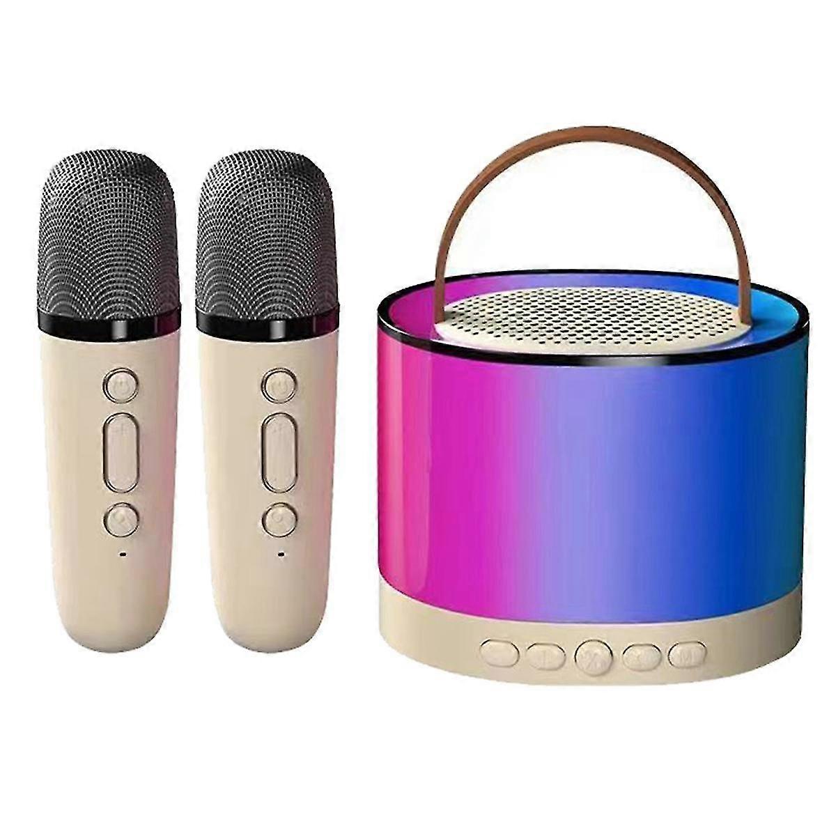 Krem rengi mini karaoke makinesi, 2 kablosuz mikrofon ve taşınabilir Bluetooth hoparlör ile birlikte.