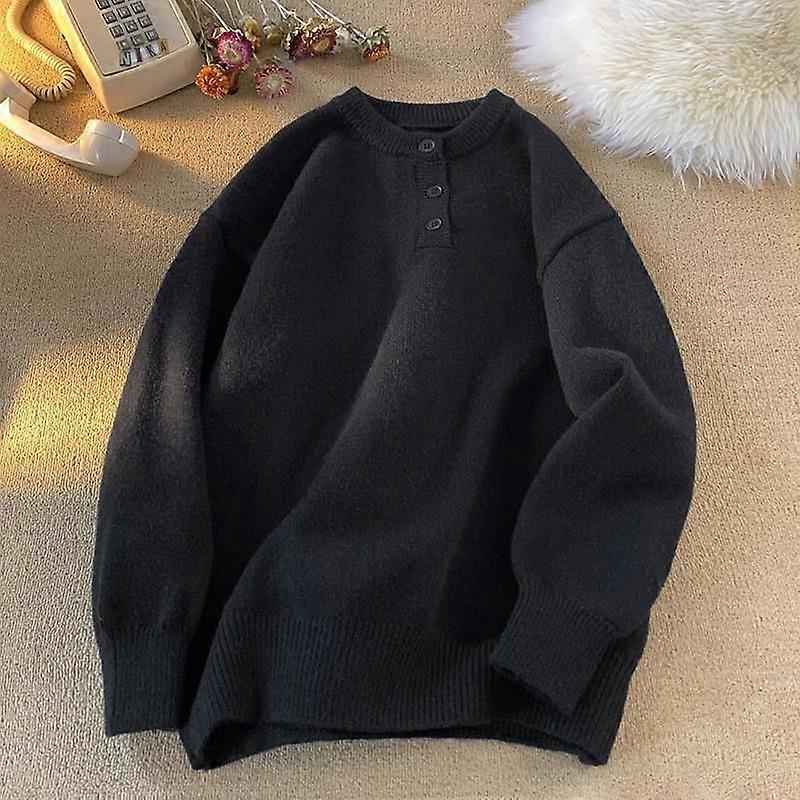 A Light Grey Henley Collar Base Sweater For Men's Early Spring Outfits, With A Light And Mature Style Inside, Paired With A Knitted Sweater And An Ame