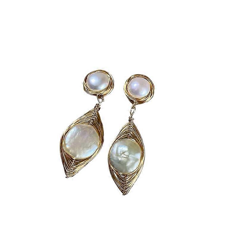 Diamond patterned Metal Pearl Earrings