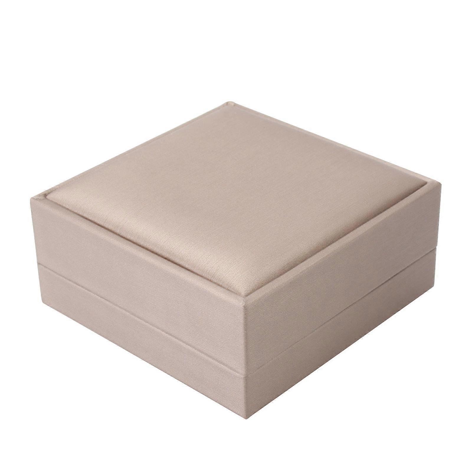 Luxury Flannel Jewelry Box for Brooches & Pins – Elegant Storage Organizer with Adorable Design for Safekeeping and Quick Access on Special Occasions