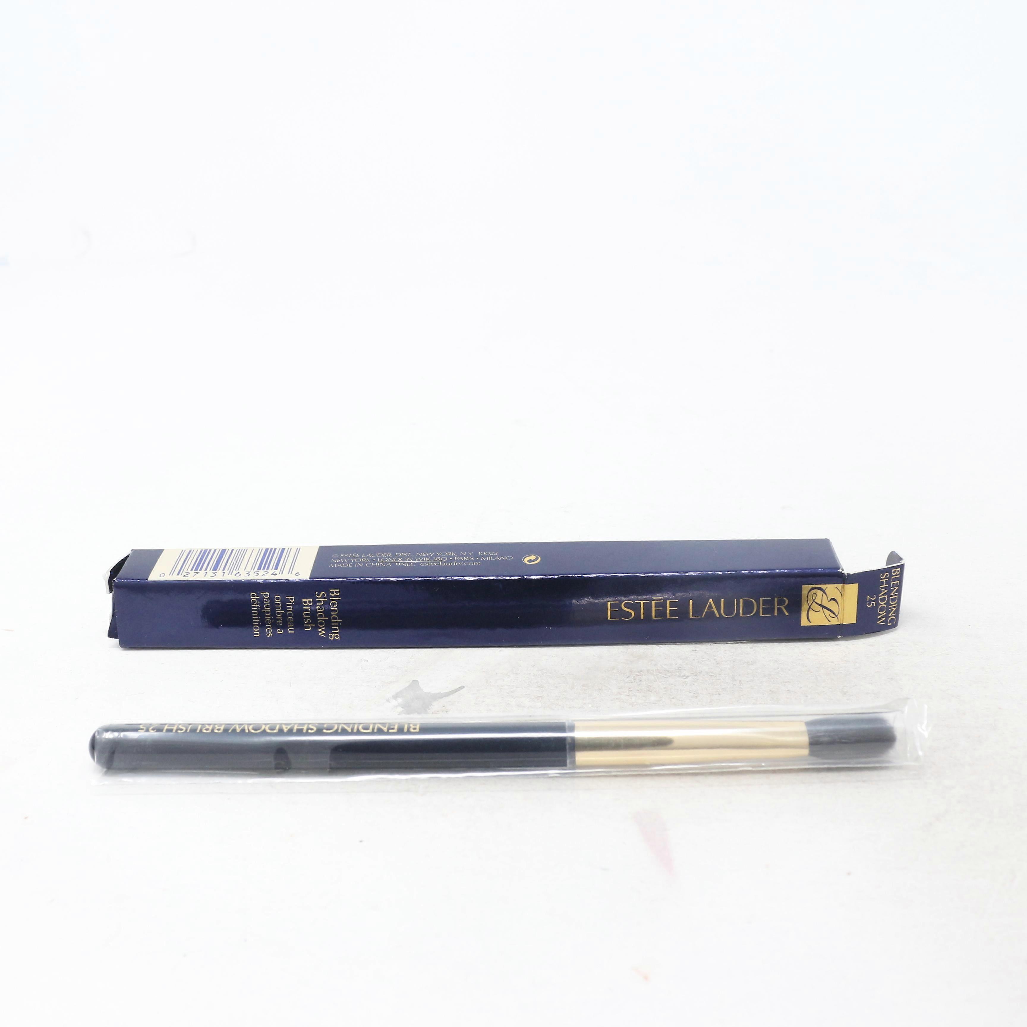 Estee Lauder Blending Shadow Brush    /
