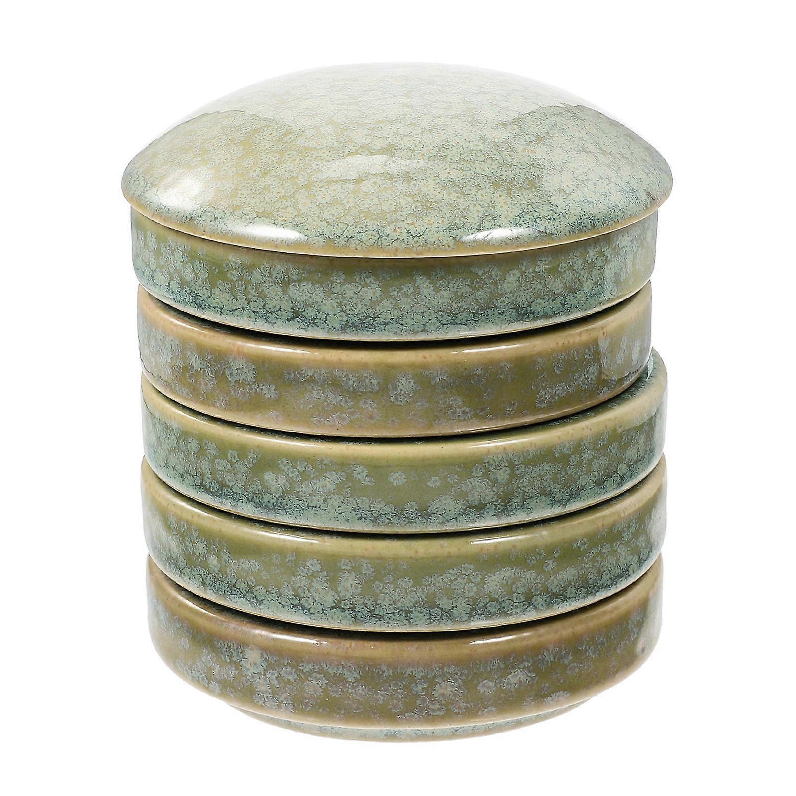 Artist , Ceramic Dishes for Mixing Pigments, Simple and Efficient