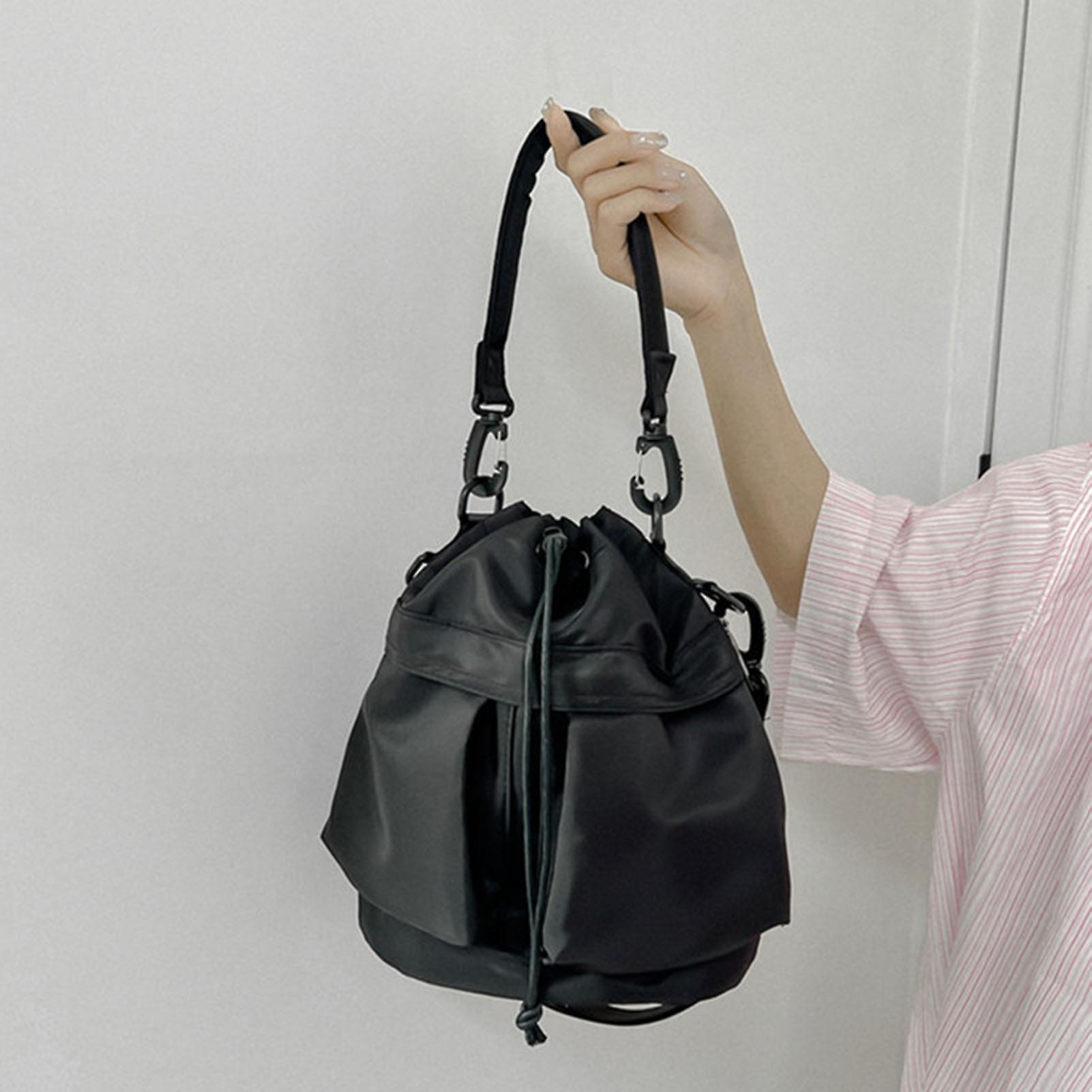 Lightweight Bucket Crossbody Bag Large Capacity Drawstring Pleated Handbags for Mobile Phone Cosmetics Keychain