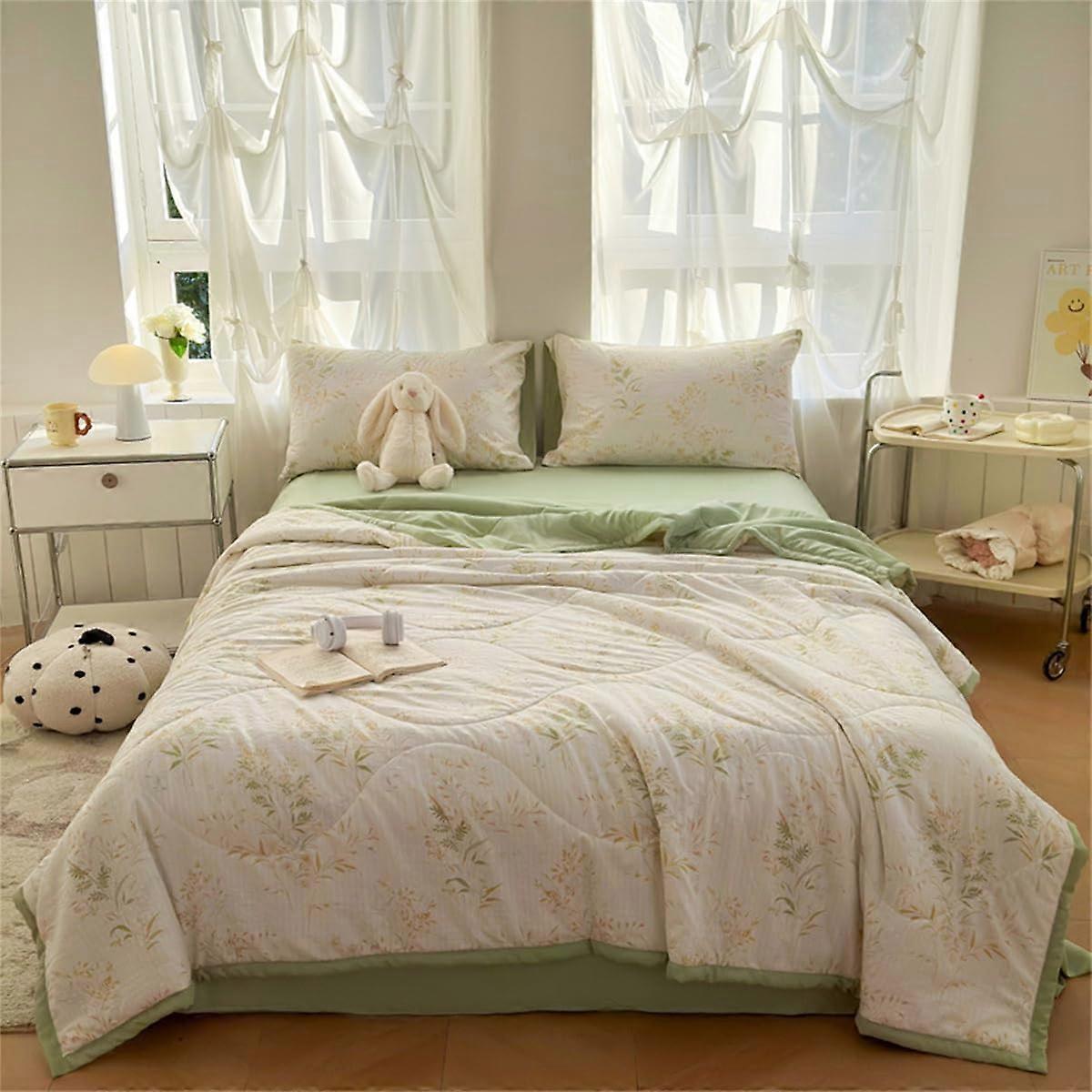 Cooling Quilt Set King Size 4Piece Lightweight Breathable Reversible Floral Bedding for Summer