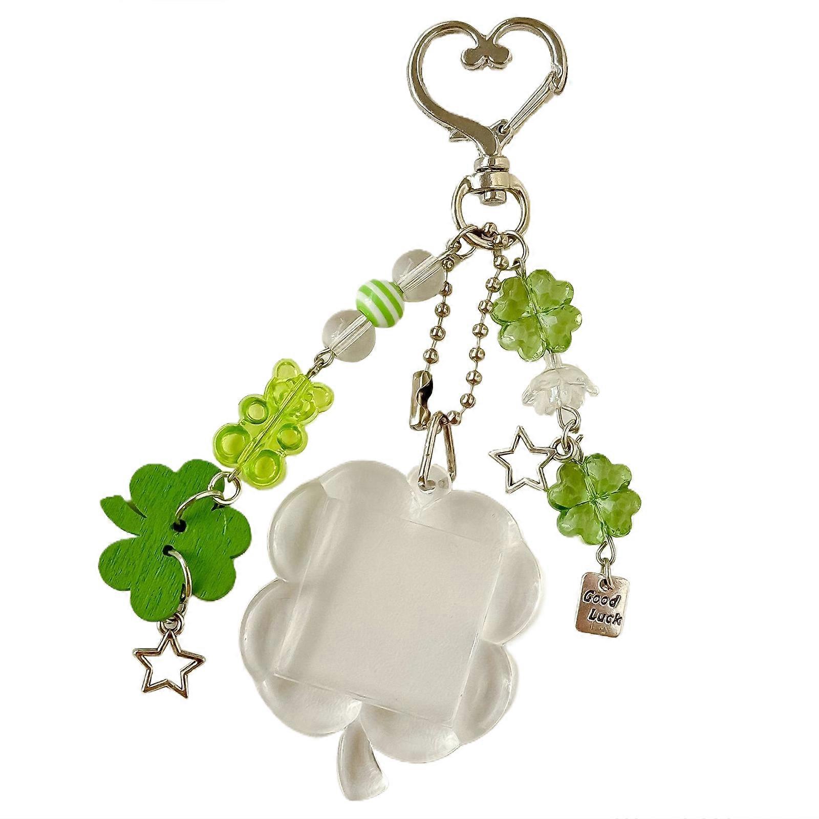 Creative Four Leaf Clovers Keychain Craft of Sturdy Resin Materials Convenient for Students and Trendy Adults Daily Use