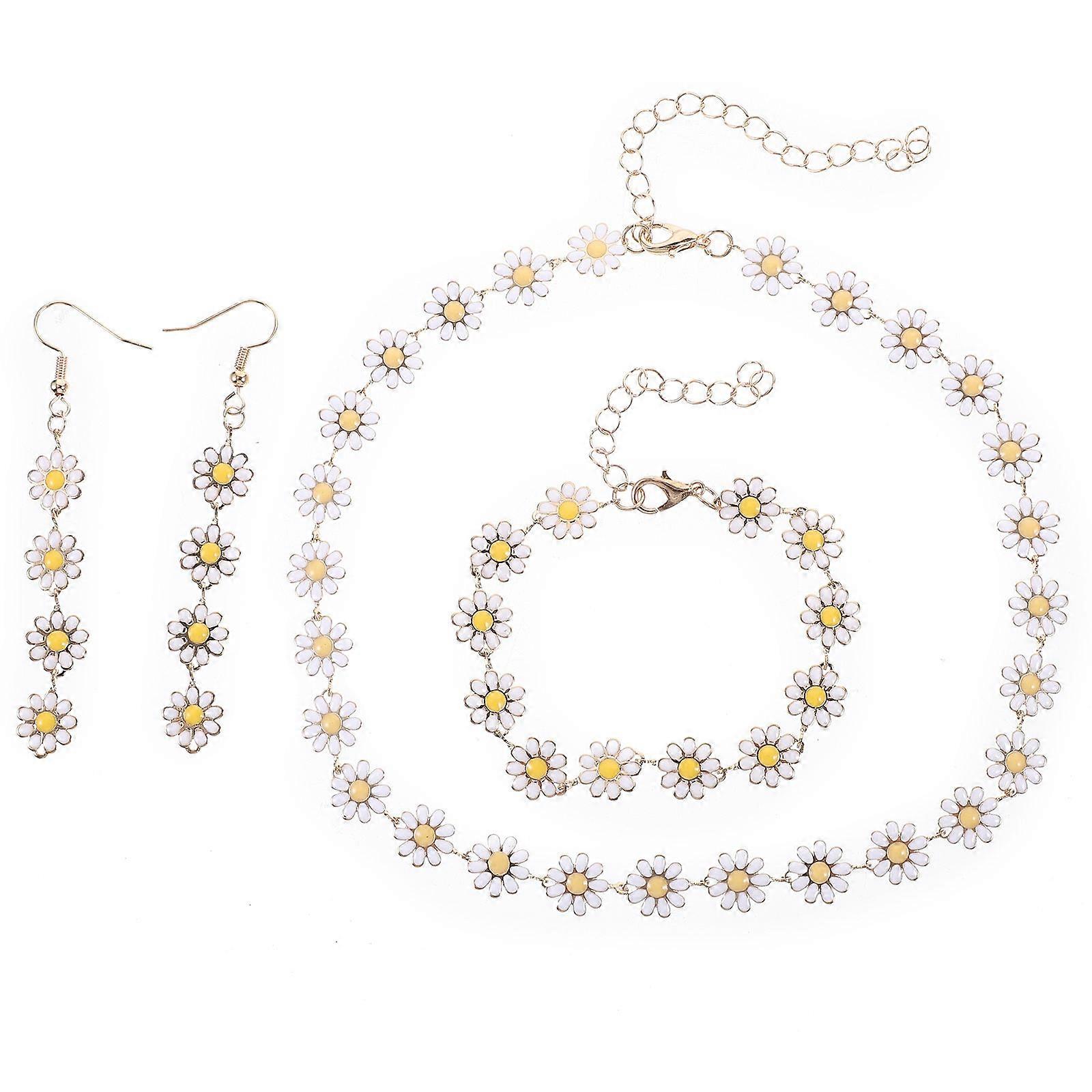 Alluring Daisy Accessories Set, Skin-friendly Material, Boosts Personal Style