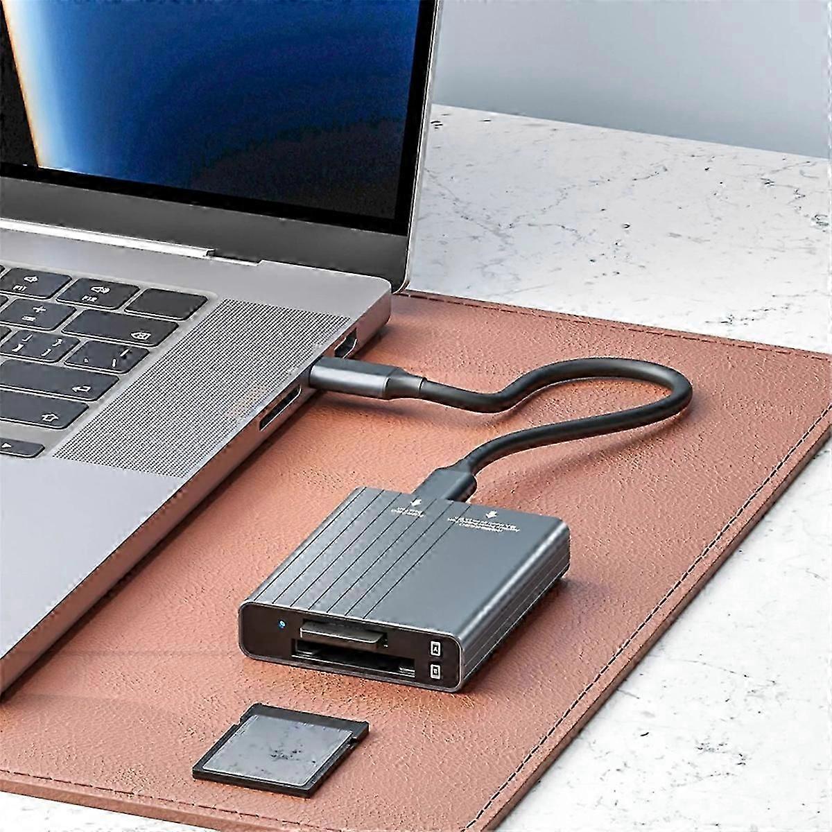 قارئ بطاقات ذاكرة CFexpress من النوع B + النوع A USB 3.1 Gen2 بسرعة 10 جيجابت في الثانية