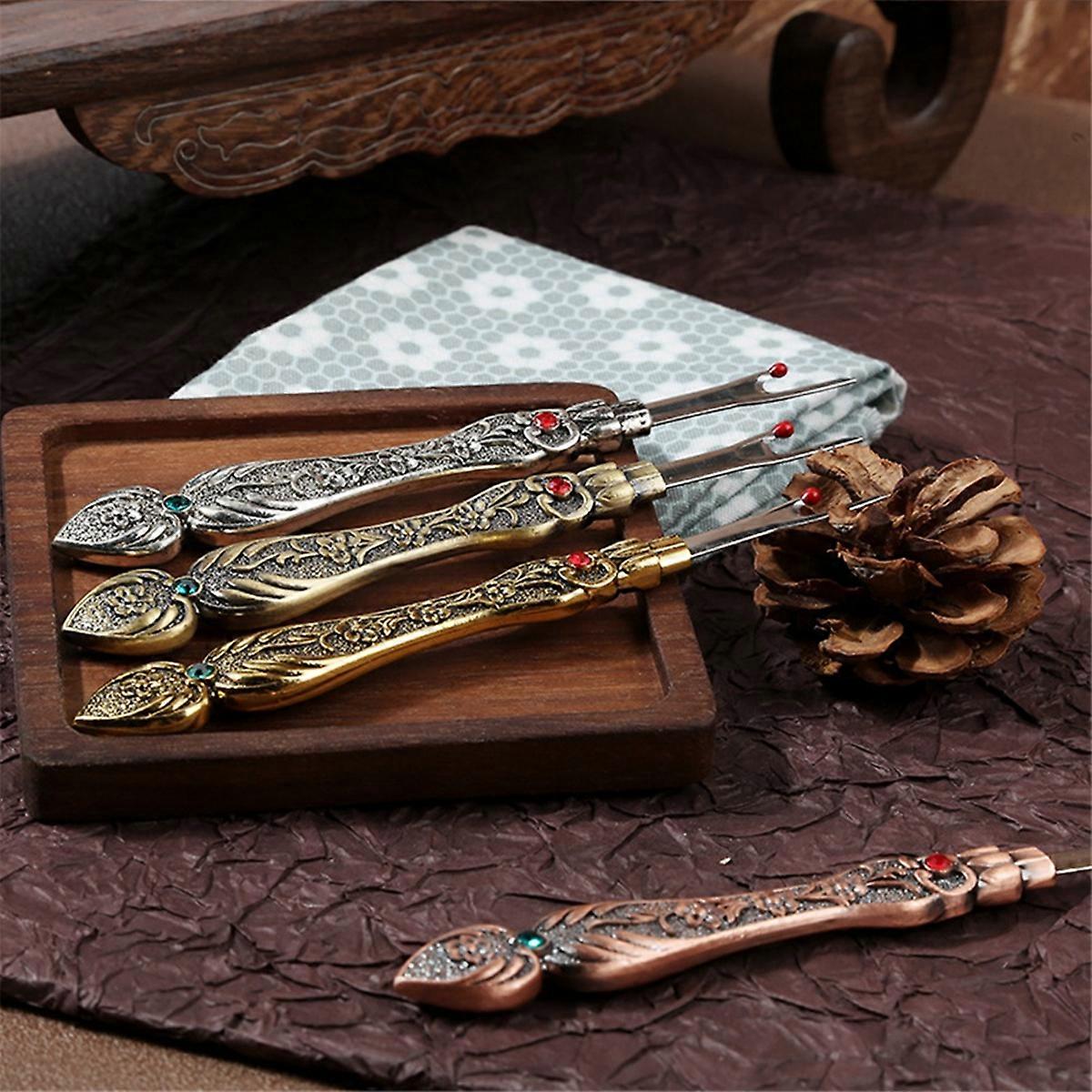 Vintage Thread Cutter Seam Ripper Unpicker -- Copper