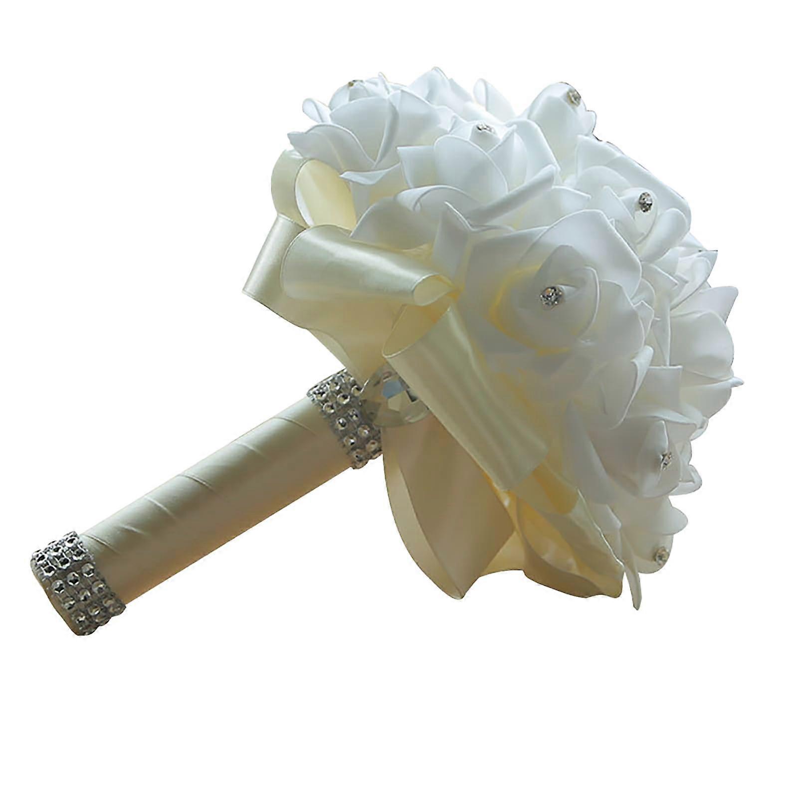 Beige wedding bouquet for wedding parties in churches